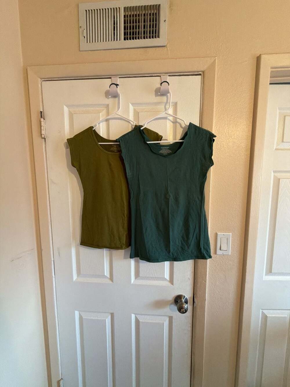 Downeast Classic Tee and Wonder Tee Green Short Sleeve Tops Size Medium Set of 2